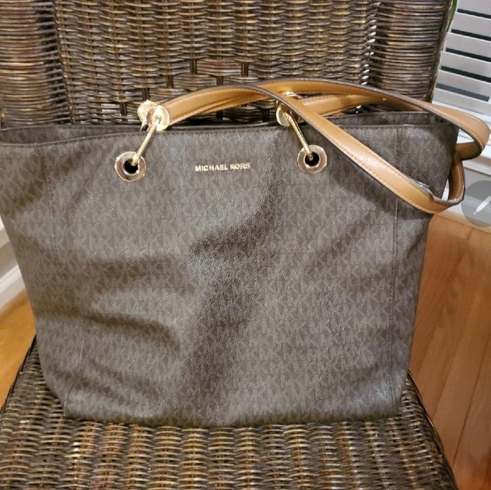 Michael Kors tote